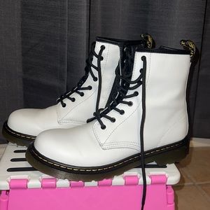 COPY - Dr Martens Big Kids size 6